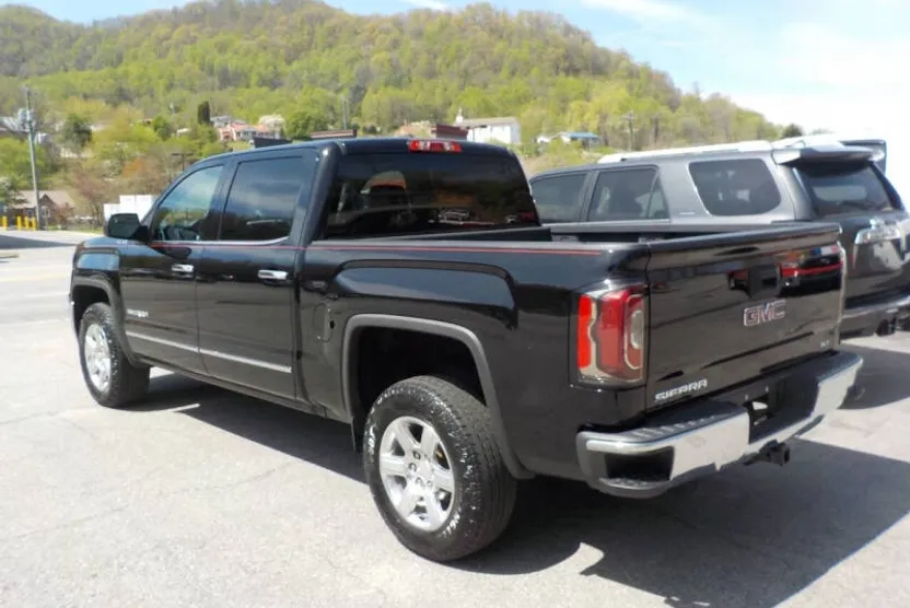 2018 Gmc Sierra 1500 SLT photo 1