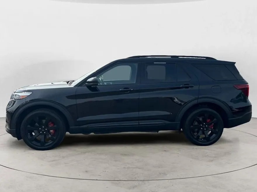 2022 Ford Explorer ST photo 1