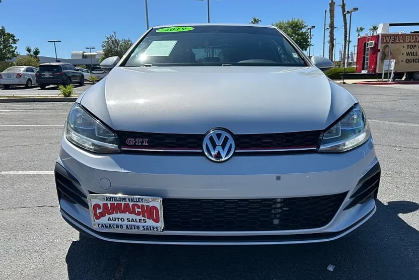 2019 Volkswagen Golf GTI S photo 1