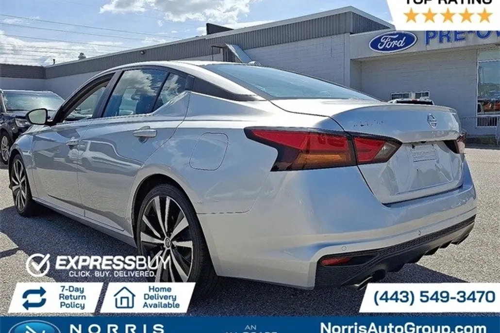 2022 Nissan Altima 2.5 SR photo 1