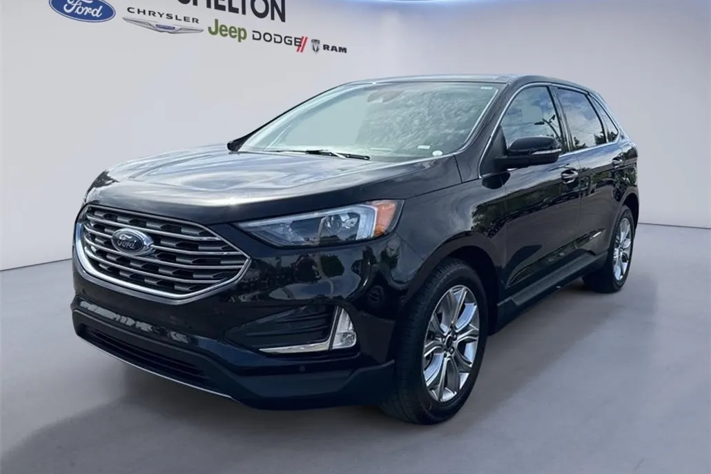 2024 Ford Edge Titanium photo 1