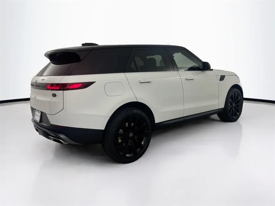 2023 Land Rover Range Rover Sport SE photo 1