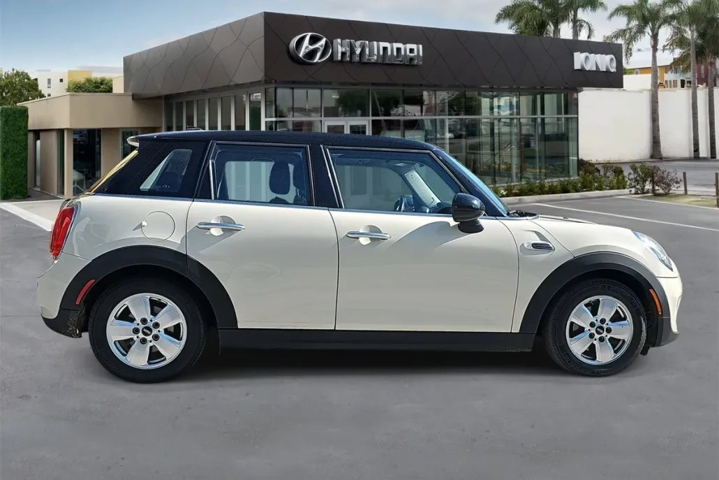 2016 Mini Cooper Base photo 1