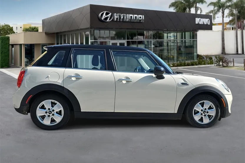 2016 Mini Cooper Base photo 1