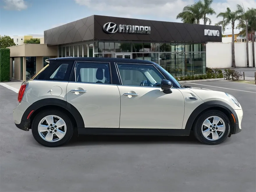2016 Mini Cooper Base photo 1