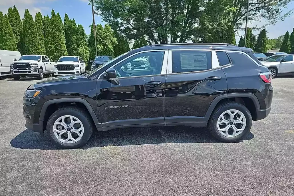 2025 Jeep Compass Latitude photo 1