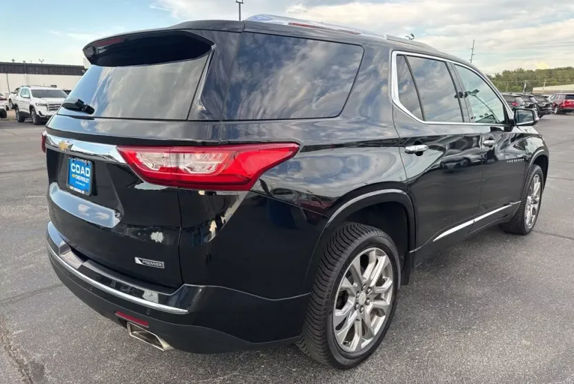 2018 Chevrolet Traverse Premier photo 1