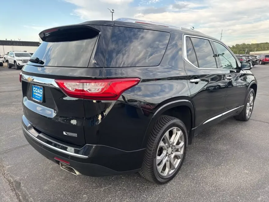 2018 Chevrolet Traverse Premier photo 1