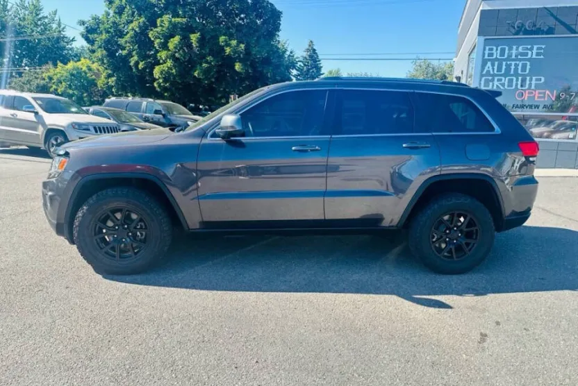 2015 Jeep Grand Cherokee Laredo photo 1