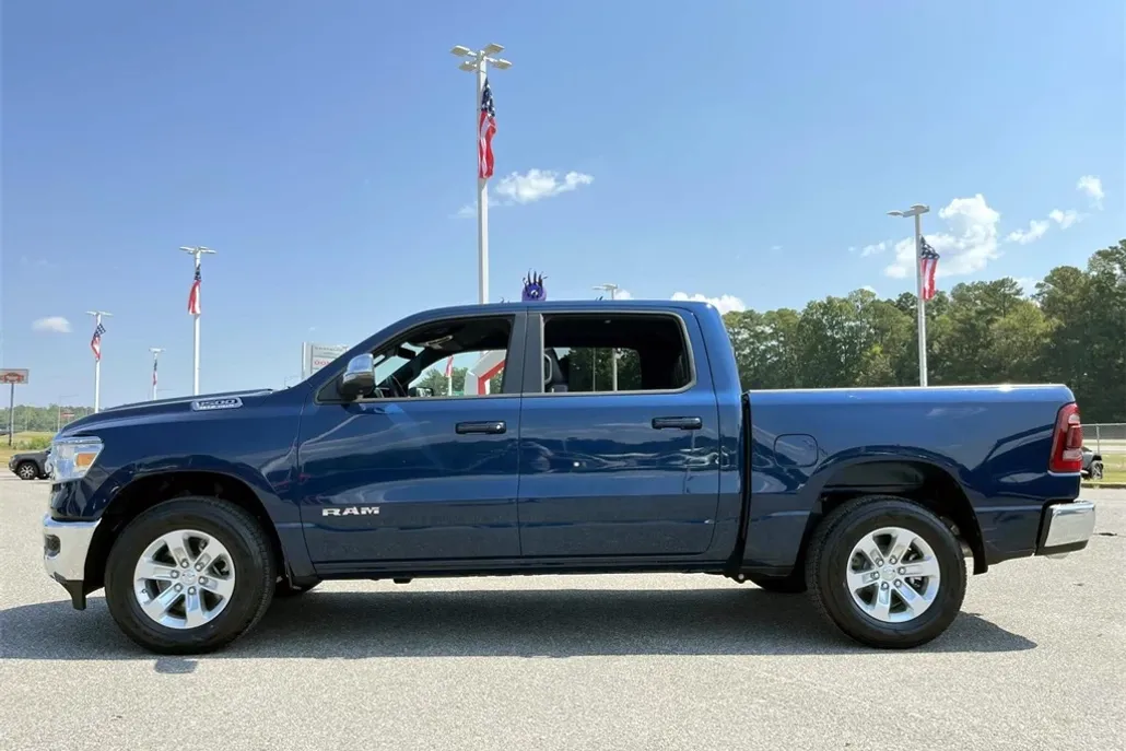 2024 Ram 1500 Laramie photo 1
