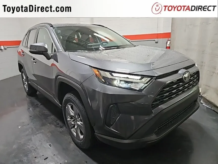2025 Toyota RAV4 Hybrid XLE photo 1