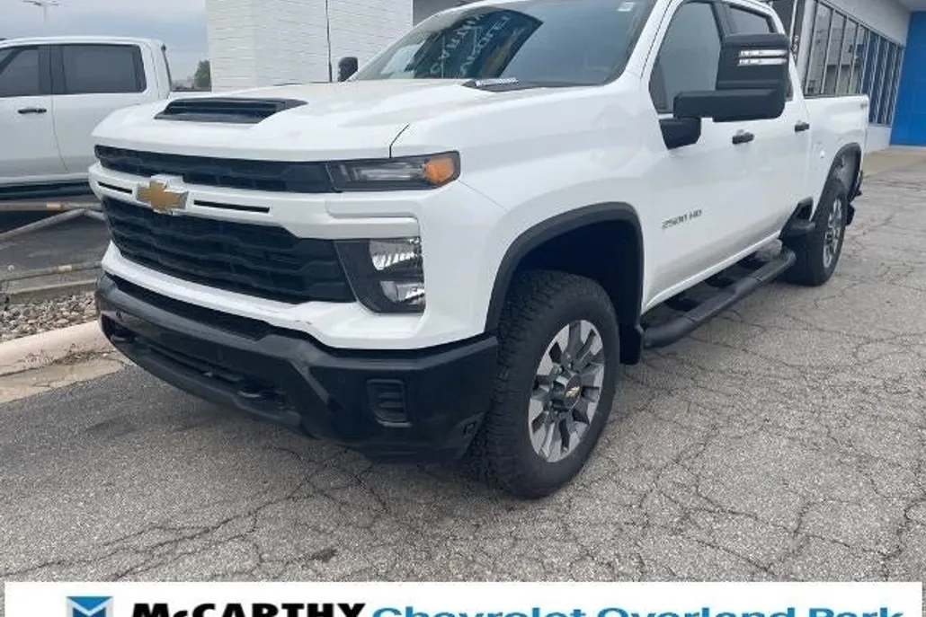 2025 Chevrolet Silverado 2500HD Custom photo 1