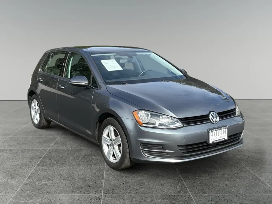 2017 Volkswagen Golf TSI Wolfsburg Edition photo 1