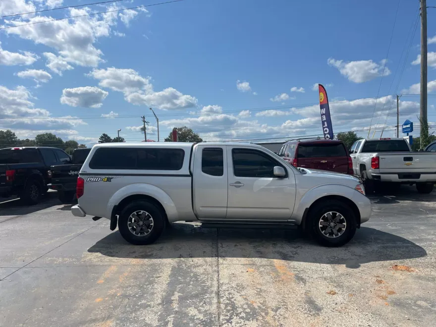 2016 Nissan Frontier King Cab PRO-4X photo 1