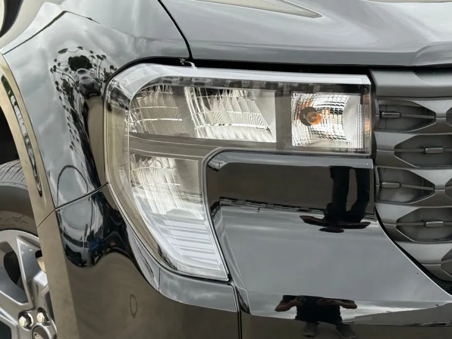 2025 Ford Maverick XLT photo 1