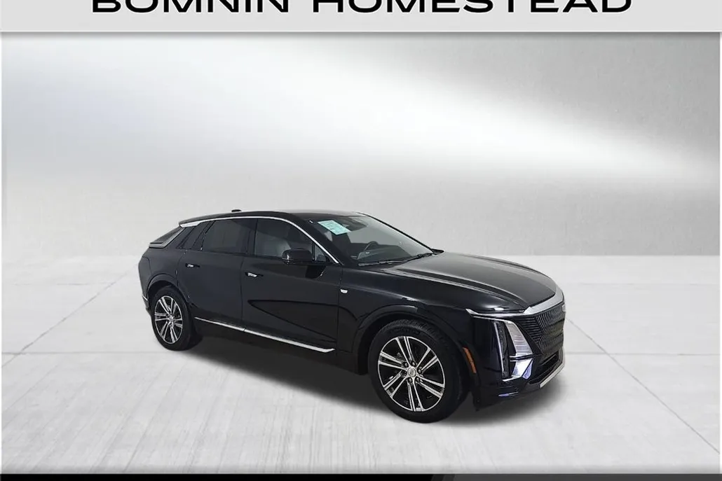 2024 Cadillac Lyriq Luxury photo 1