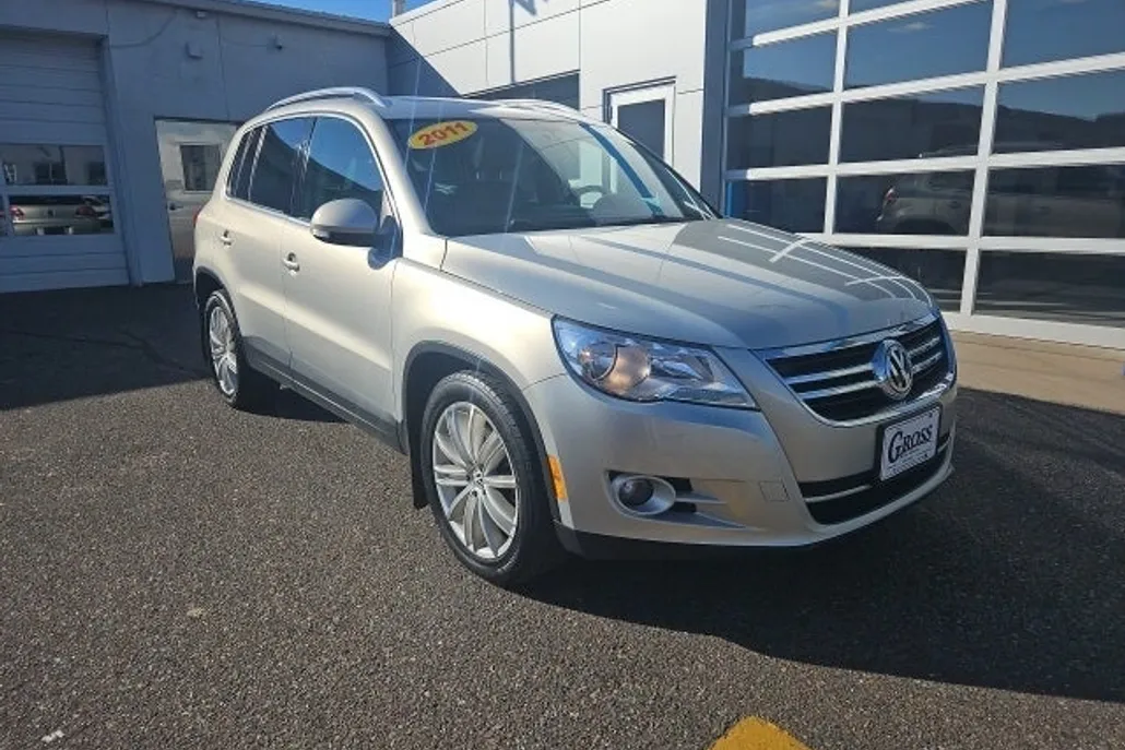 2011 Volkswagen Tiguan SE photo 1