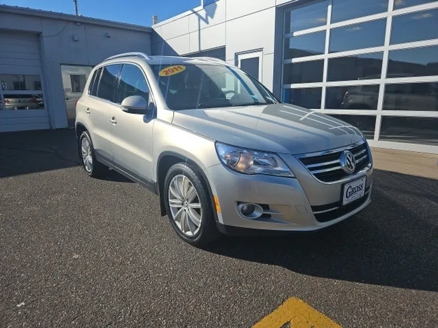 2011 Volkswagen Tiguan SE photo 1