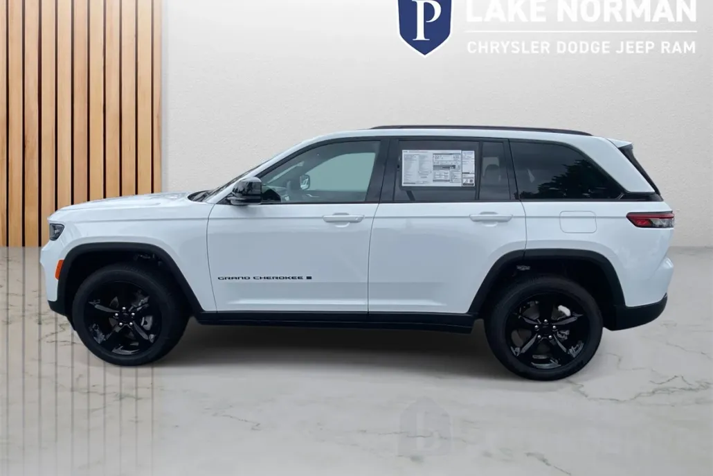 2025 Jeep Grand Cherokee Altitude X photo 1