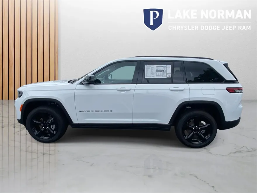 2025 Jeep Grand Cherokee Altitude X photo 1