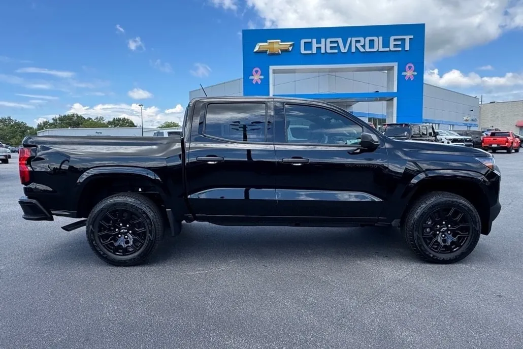 2026 Chevrolet Colorado Work Truck photo 1