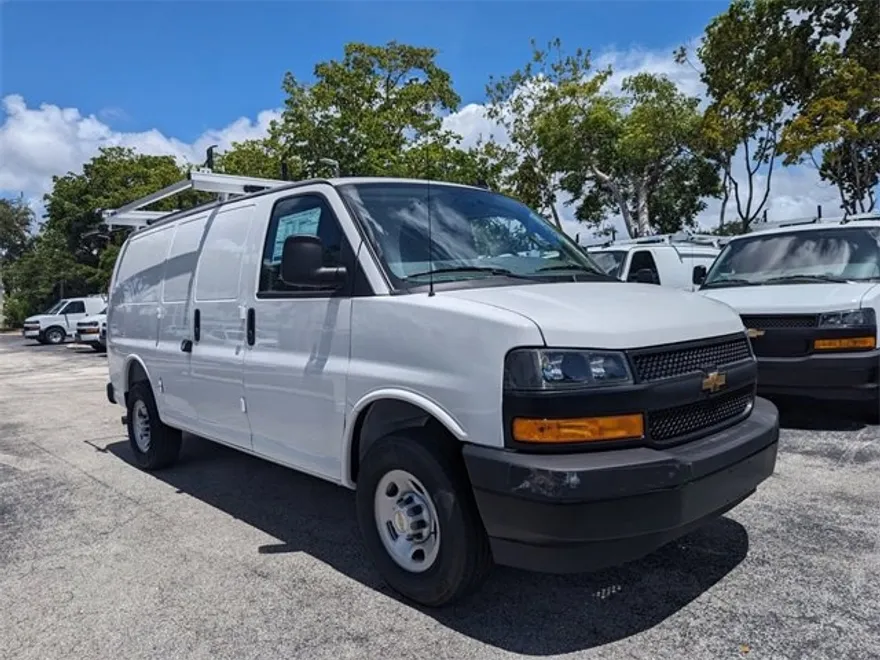 2025 Chevrolet Express Cargo 2500 photo 1