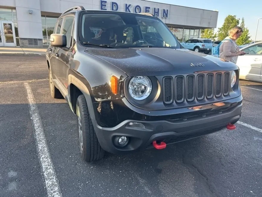 2016 Jeep Renegade Trailhawk photo 1