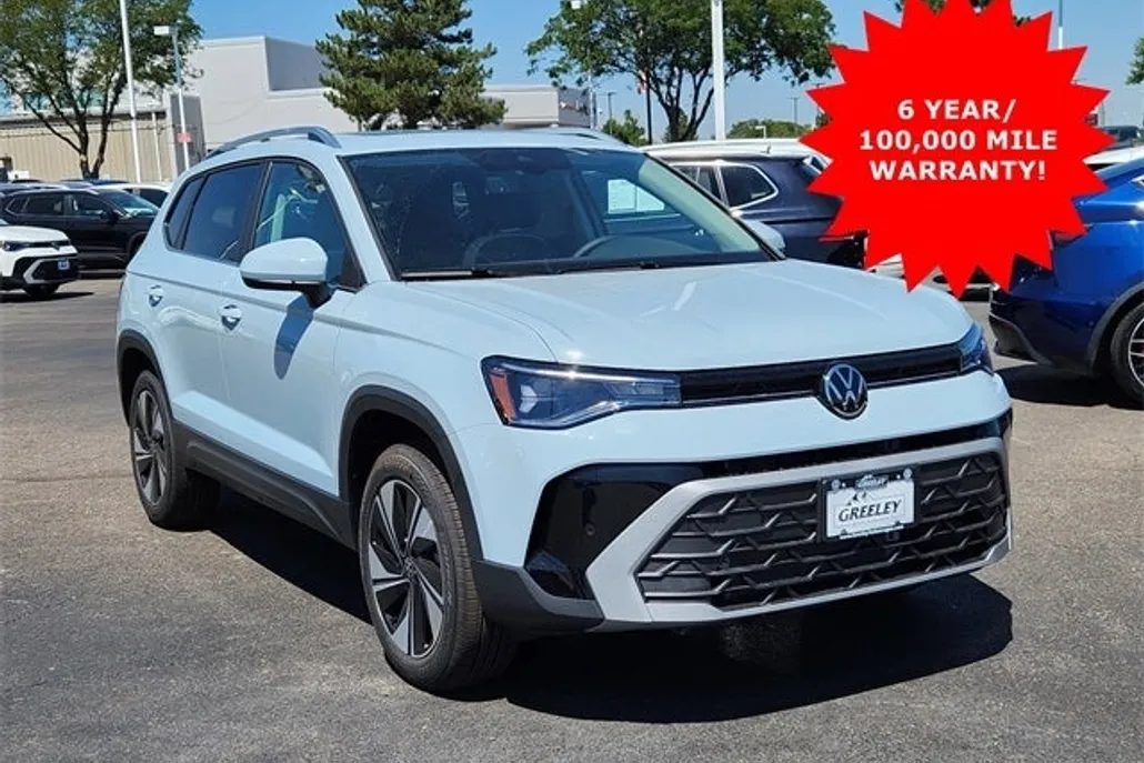 2025 Volkswagen Taos SE photo 1