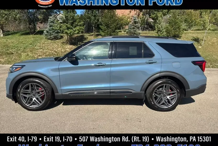 2025 Ford Explorer ST photo 1