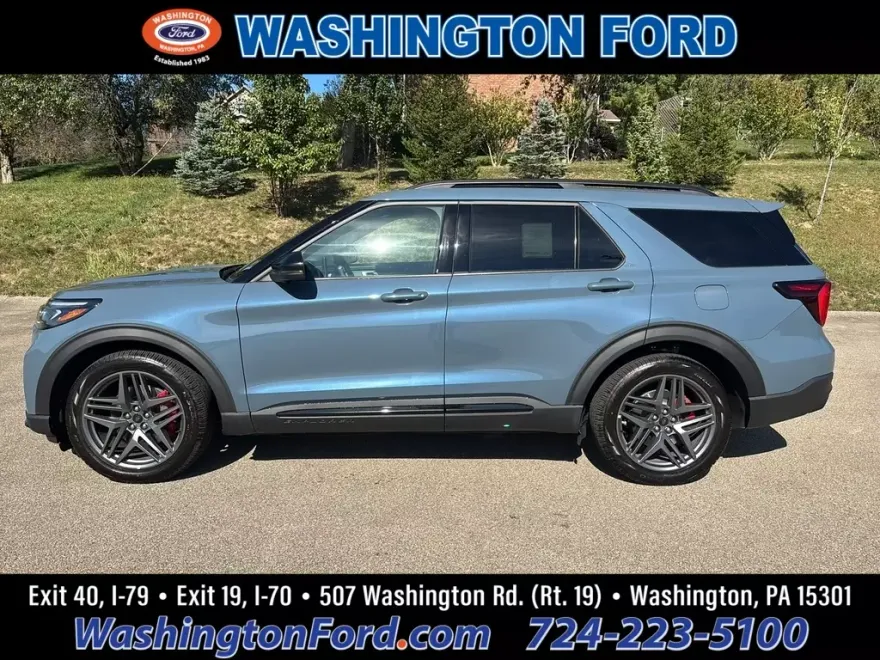 2025 Ford Explorer ST photo 1