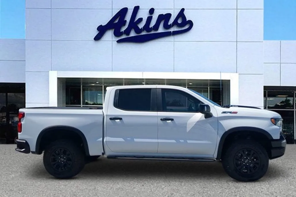 2022 Chevrolet Silverado ZR2 photo 1