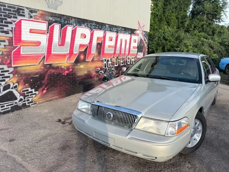 2004 Mercury Grand Marquis LS photo 1