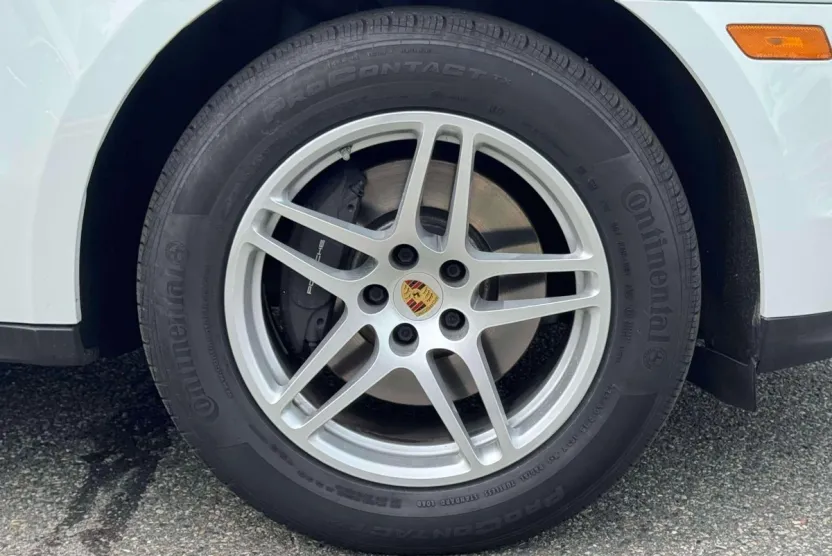 2019 Porsche Macan Base photo 1