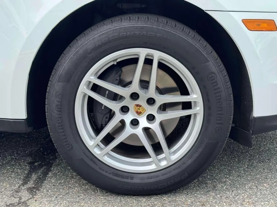 2019 Porsche Macan Base photo 1