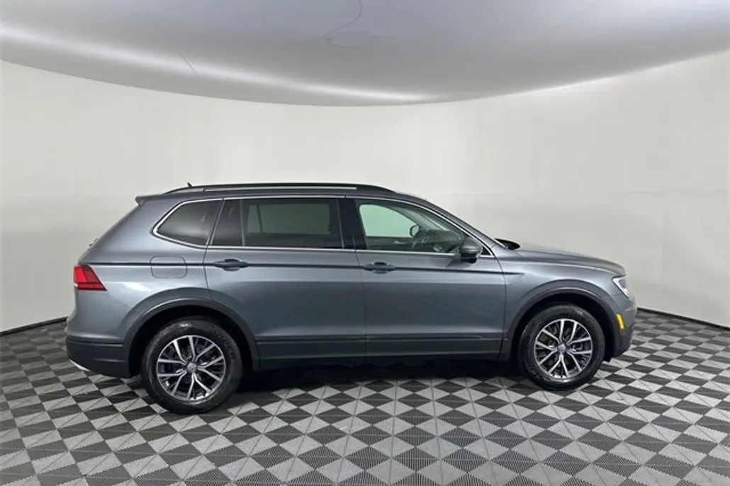 2019 Volkswagen Tiguan SE photo 1