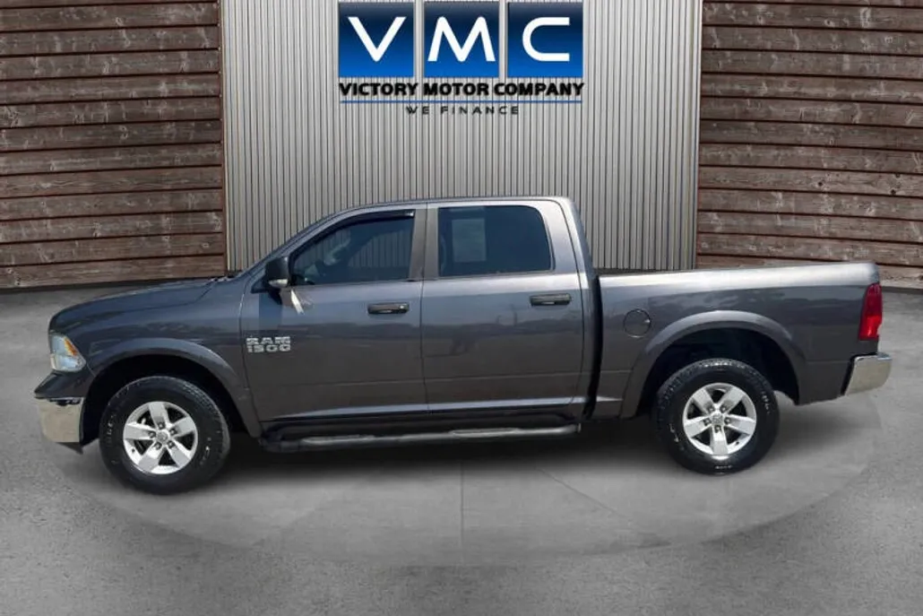 2016 Ram 1500 SLT photo 1