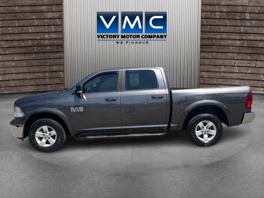 2016 Ram 1500 SLT photo 1