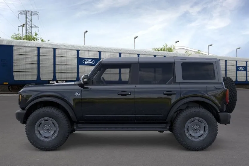 2025 Ford Bronco Outer Banks photo 1