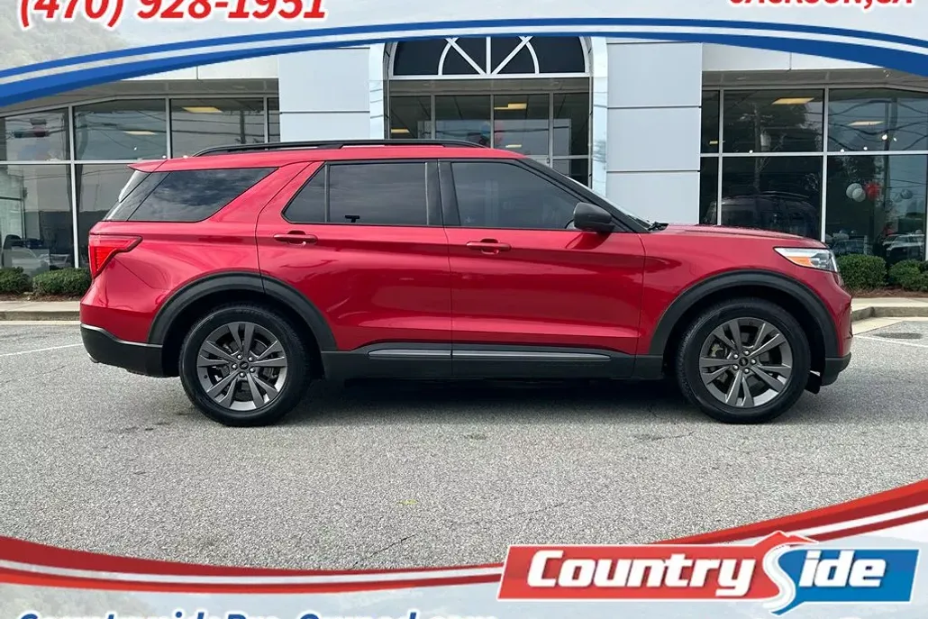 2021 Ford Explorer XLT photo 1