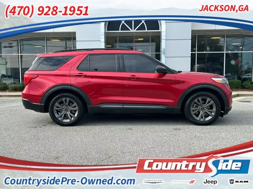 2021 Ford Explorer XLT photo 1