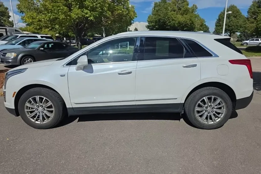 2017 Cadillac XT5 Luxury photo 1