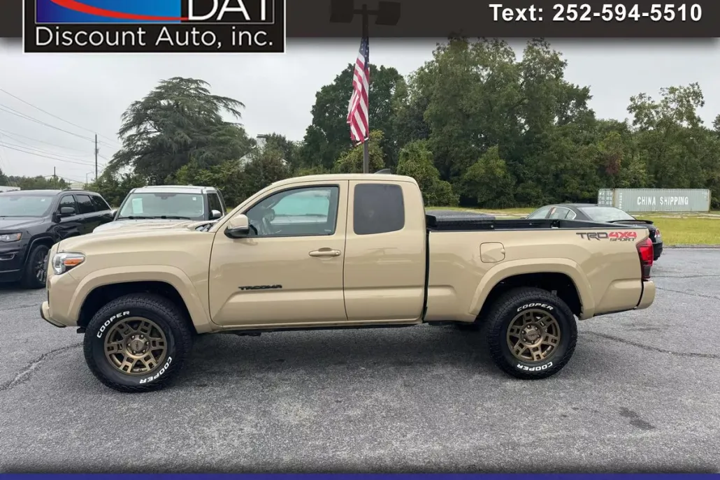 2018 Toyota Tacoma TRD Access Cab V6 4x4 photo 1