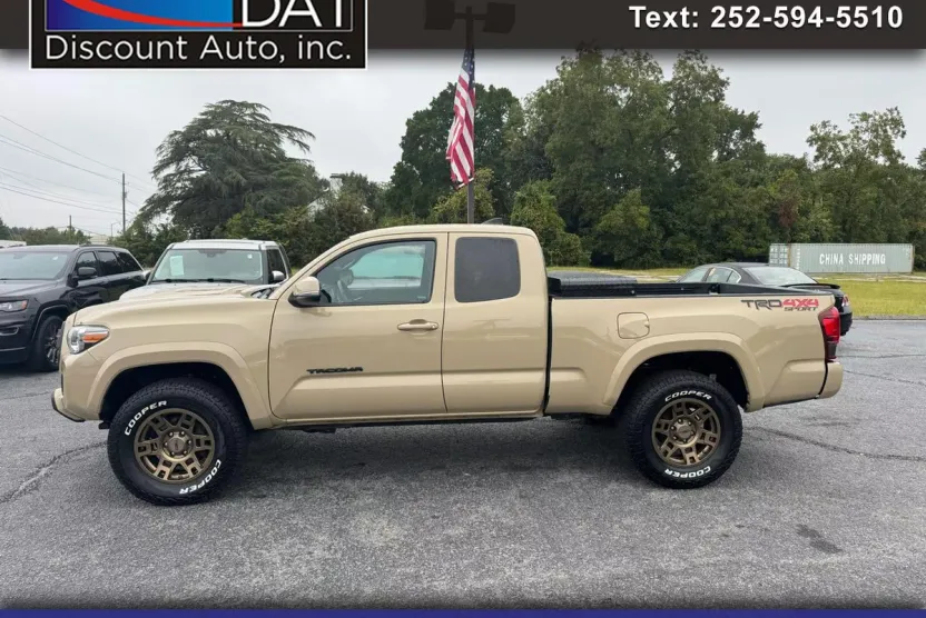2018 Toyota Tacoma TRD Access Cab V6 4x4 photo 1