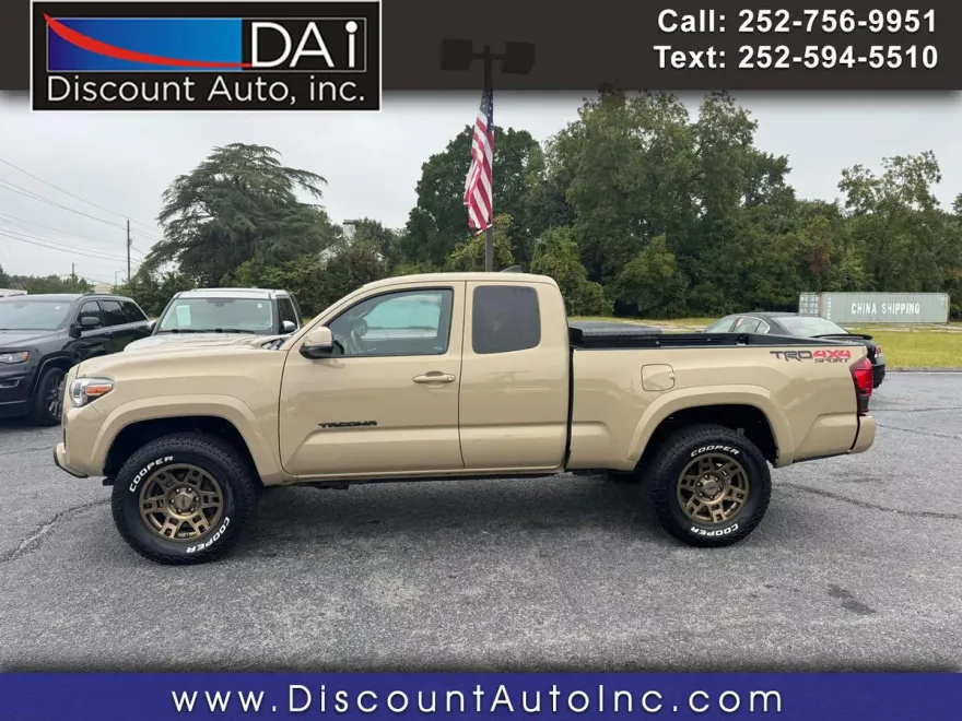 2018 Toyota Tacoma TRD Access Cab V6 4x4 photo 1
