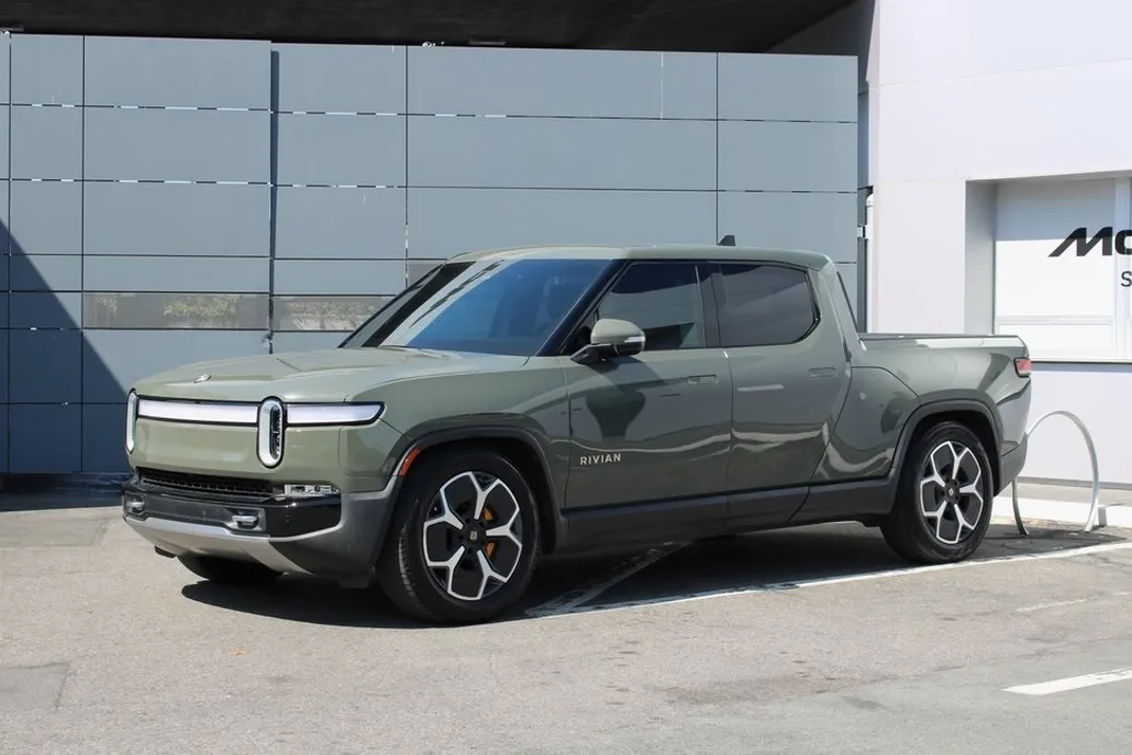 2022 Rivian R1T Launch Edition photo 1