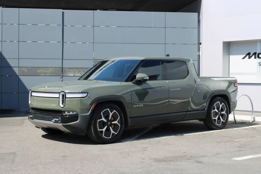 2022 Rivian R1T Launch Edition photo 1