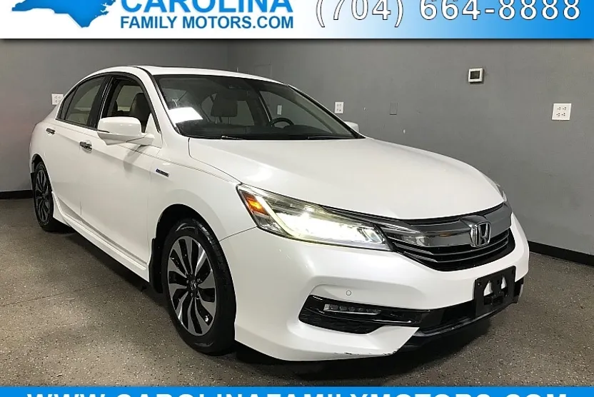 2017 Honda Accord Hybrid Touring photo 1