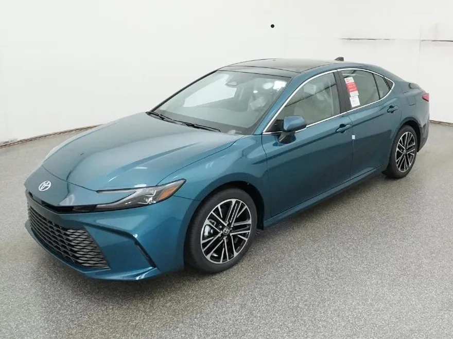 2026 Toyota Camry XLE photo 1