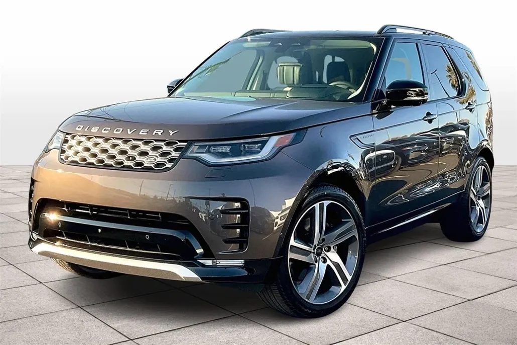 2025 Land Rover Discovery Metropolitan Edition photo 1