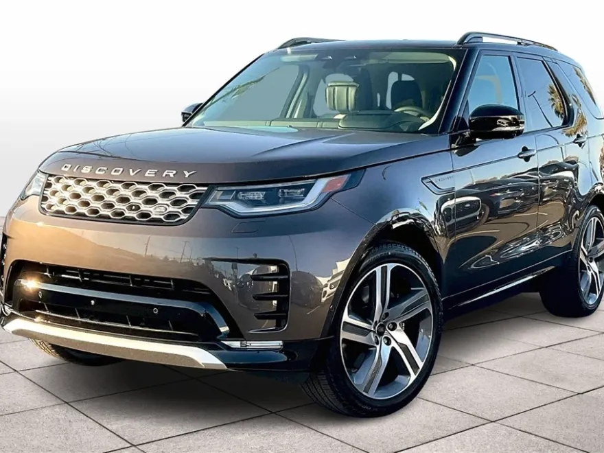 2025 Land Rover Discovery Metropolitan Edition photo 1
